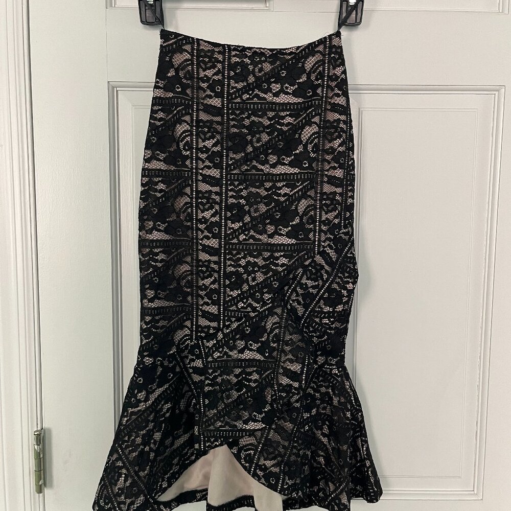 Long lace black skirt